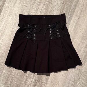 Elegant Black Lace-Up Pleated Skort